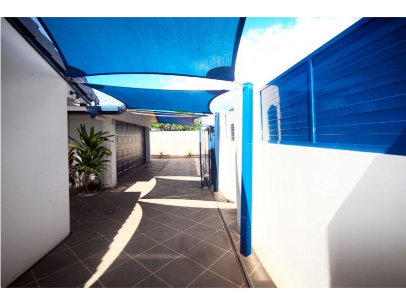 42 Columbus Drive, Hollywell QLD 4216