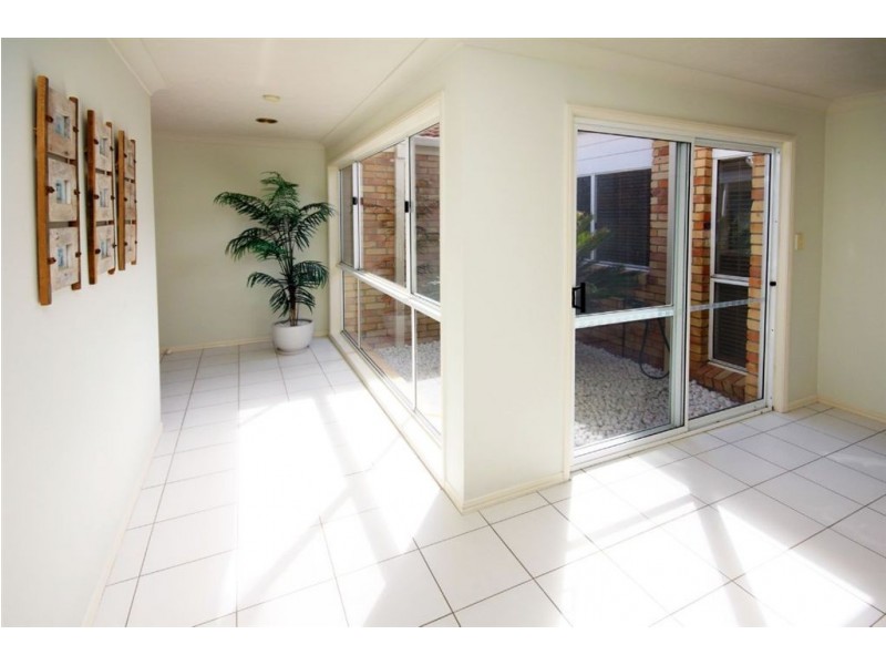 10 Cockleshell Court, Runaway Bay QLD 4216