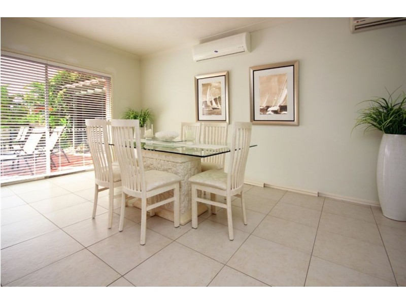 10 Cockleshell Court, Runaway Bay QLD 4216