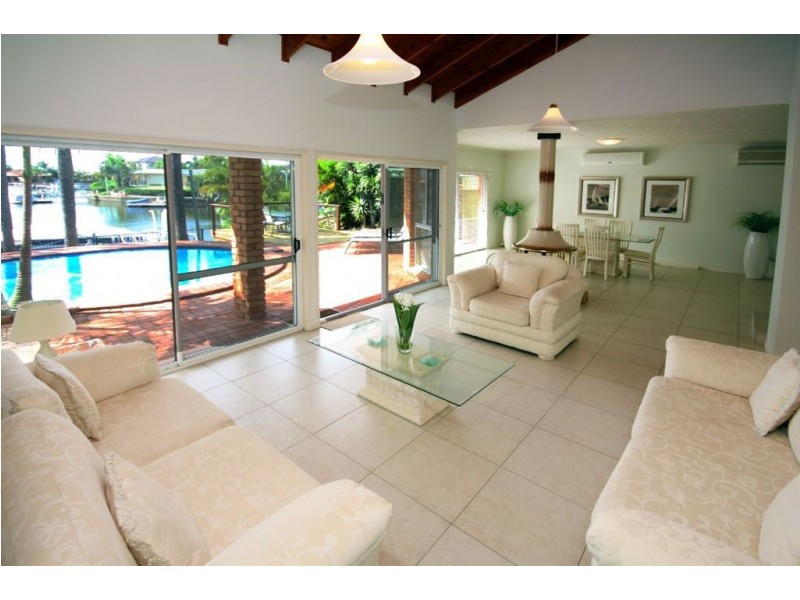 10 Cockleshell Court, Runaway Bay QLD 4216