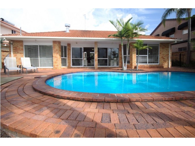 10 Cockleshell Court, Runaway Bay QLD 4216