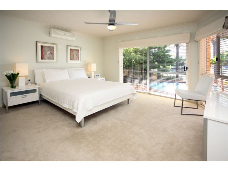 10 Cockleshell Court, Runaway Bay QLD 4216