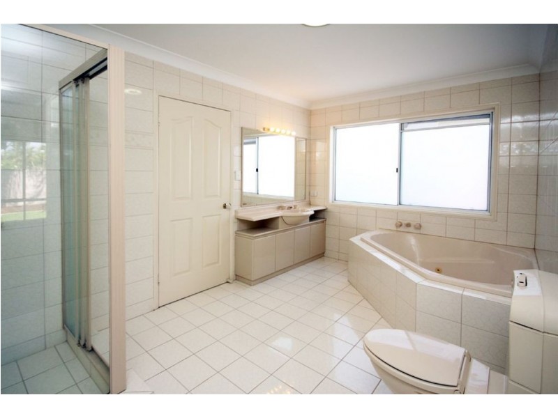 77 Sundance Way, Runaway Bay QLD 4216