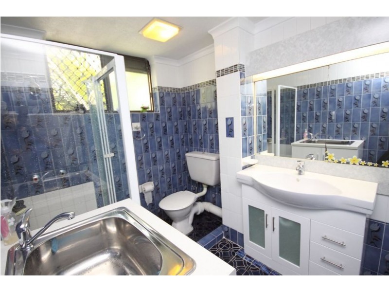 27/490 Marine Parade, Biggera Waters QLD 4216