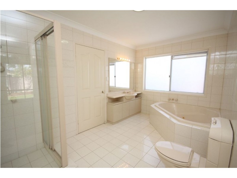 77 Sundance Way, Runaway Bay QLD 4216