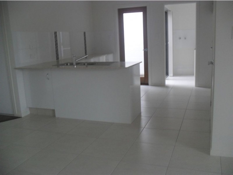 53 Sickle Avenue, Hope Island QLD 4212