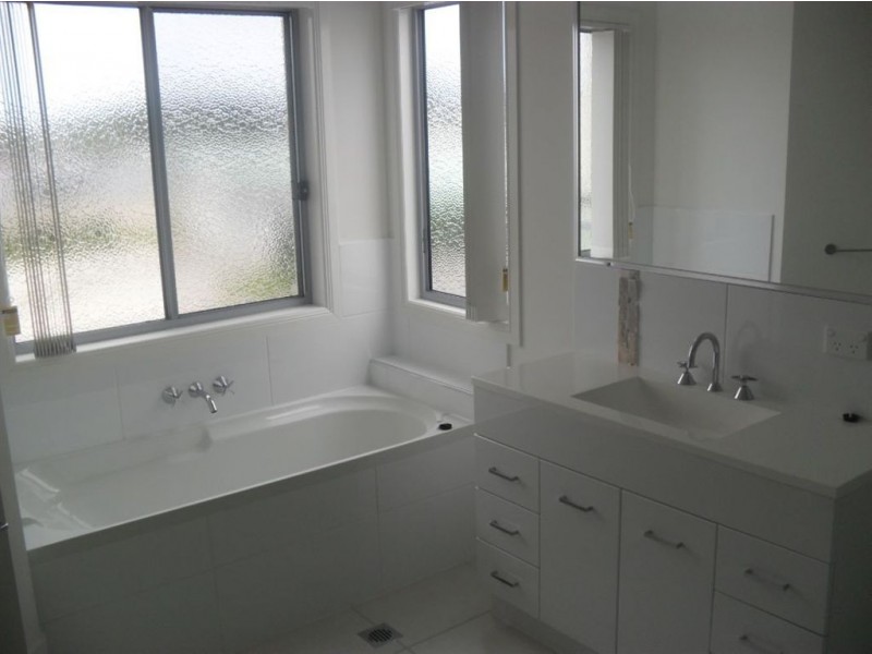 53 Sickle Avenue, Hope Island QLD 4212