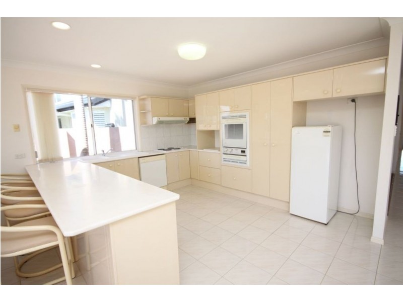 77 Sundance Way, Runaway Bay QLD 4216