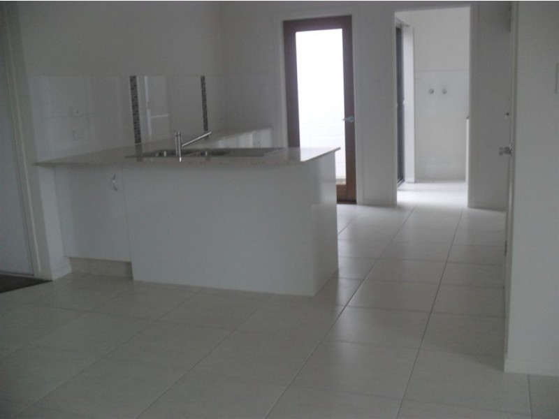 51 Sickle Avenue, Hope Island QLD 4212