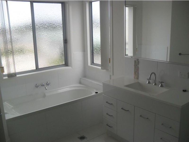 51 Sickle Avenue, Hope Island QLD 4212