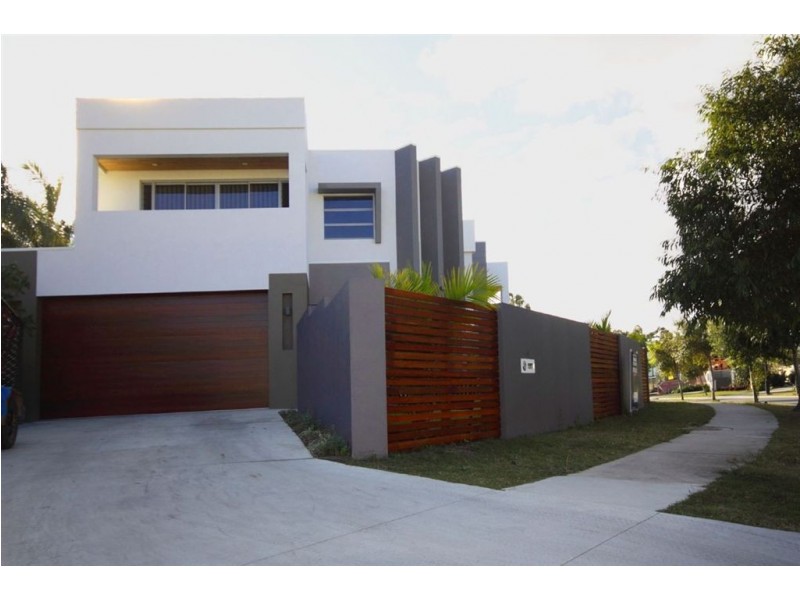 2/46 Compass Drive, Biggera Waters QLD 4216