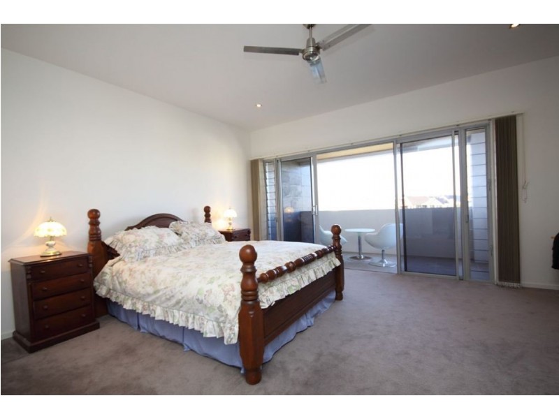 2/46 Compass Drive, Biggera Waters QLD 4216