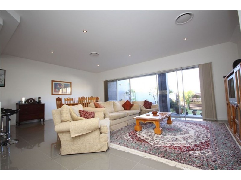2/46 Compass Drive, Biggera Waters QLD 4216