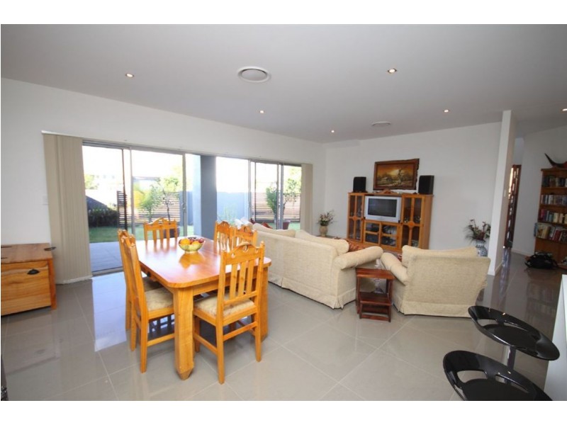 2/46 Compass Drive, Biggera Waters QLD 4216