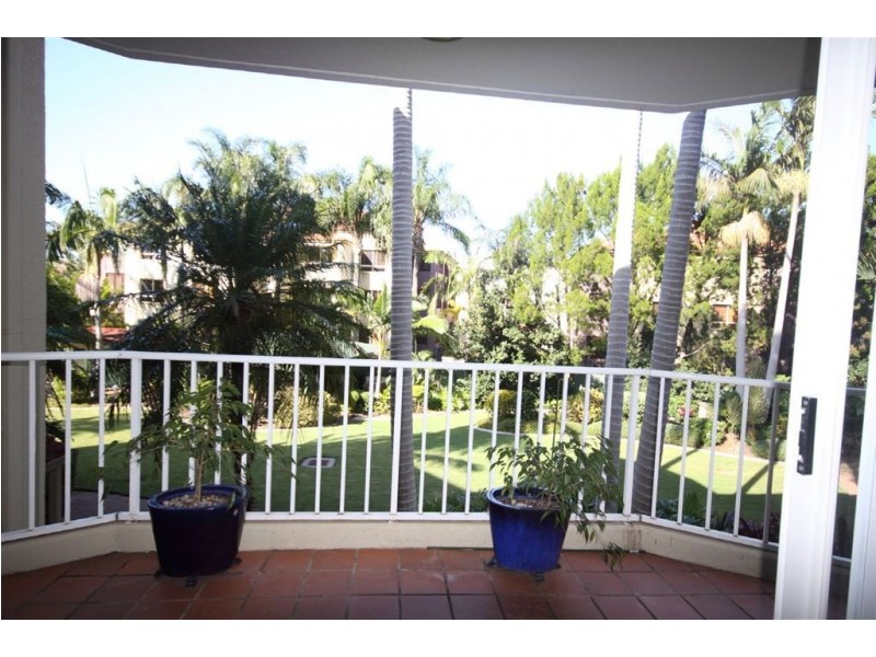 25/22 Jennifer Avenue, Runaway Bay QLD 4216