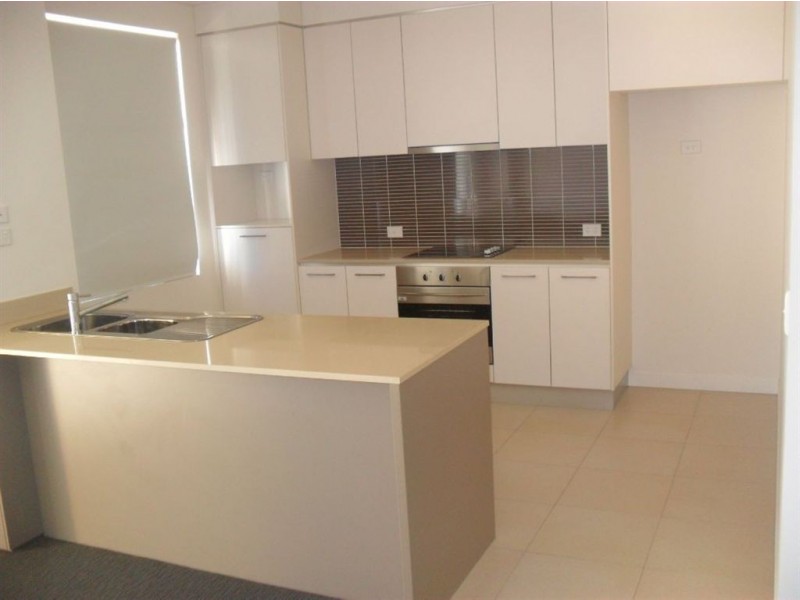 726/66 Sickle Avenue, Hope Island QLD 4212