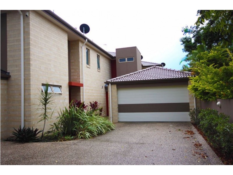 2/45 Robert Street, Labrador QLD 4215