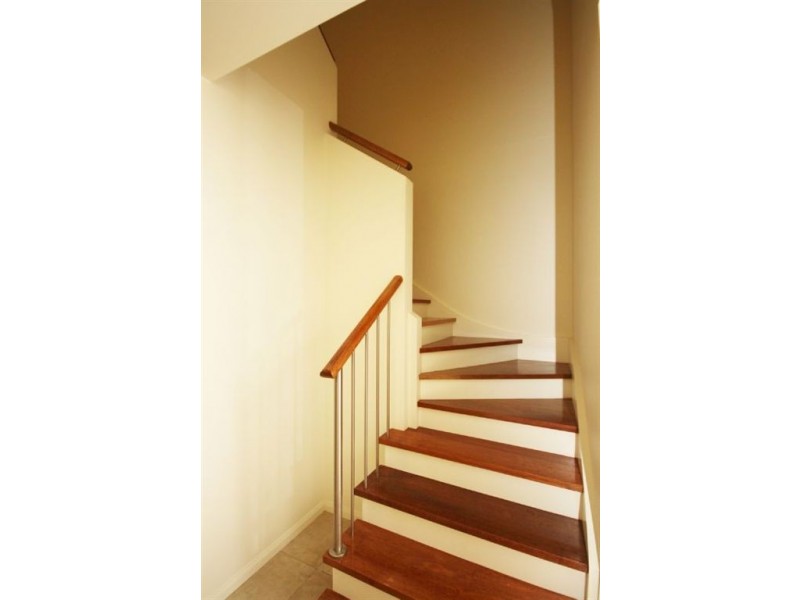 2/45 Robert Street, Labrador QLD 4215