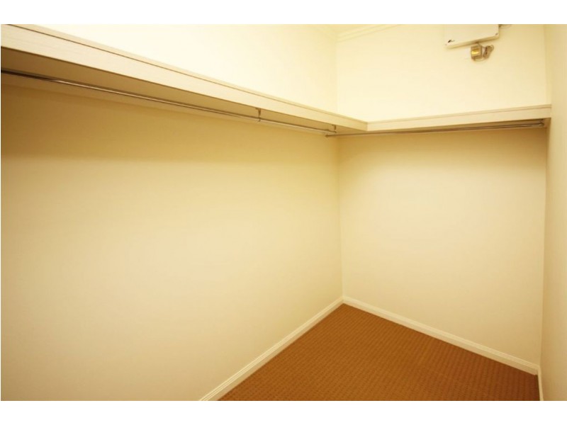 2/45 Robert Street, Labrador QLD 4215