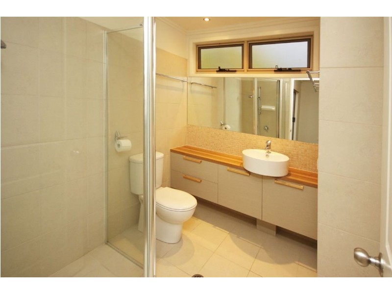 2/45 Robert Street, Labrador QLD 4215