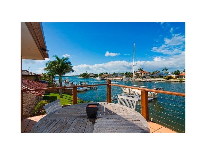 14 Markham Avenue, Runaway Bay QLD 4216