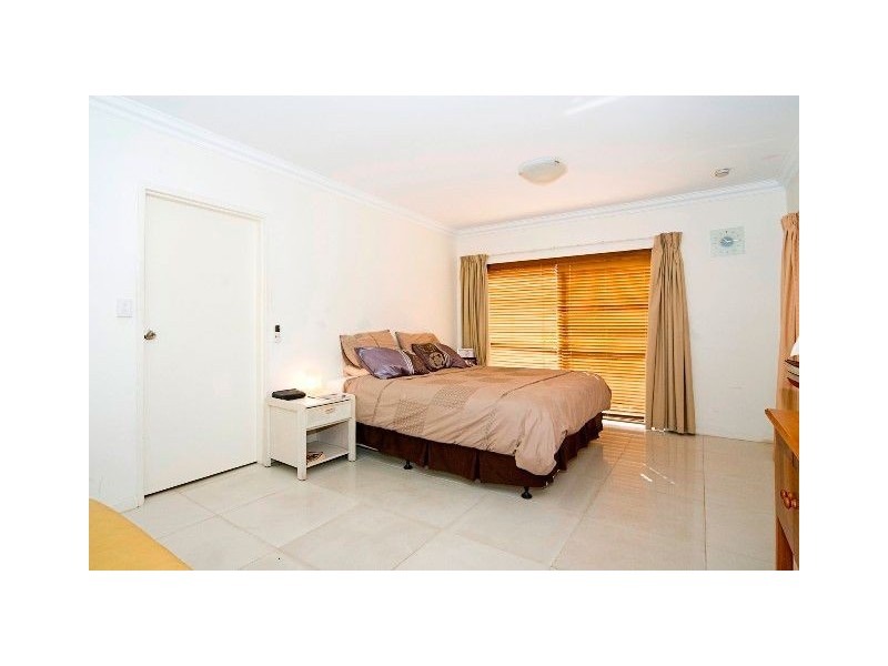 14 Markham Avenue, Runaway Bay QLD 4216