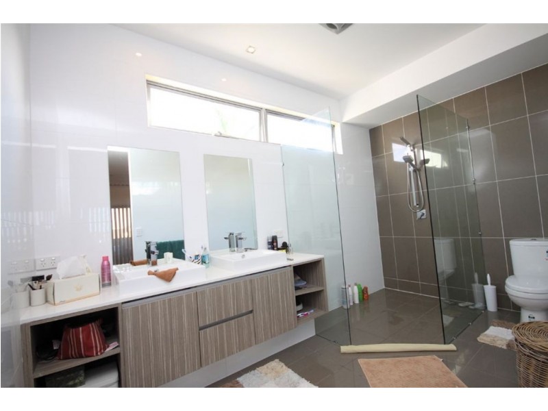 2/46 Compass Drive, Biggera Waters QLD 4216