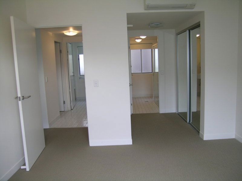 625/66 Sickle Avenue, Hope Island QLD 4212