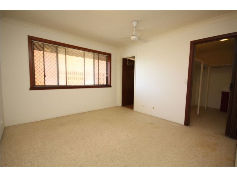 1/458 Marine Parade, Biggera Waters QLD 4216