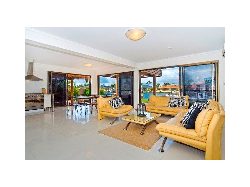 14 Markham, Runaway Bay QLD 4216