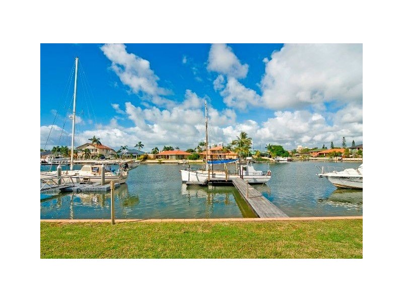 14 Markham, Runaway Bay QLD 4216