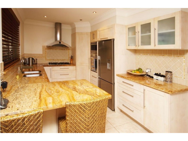 28 Oak Avenue, Surfers Paradise QLD 4217