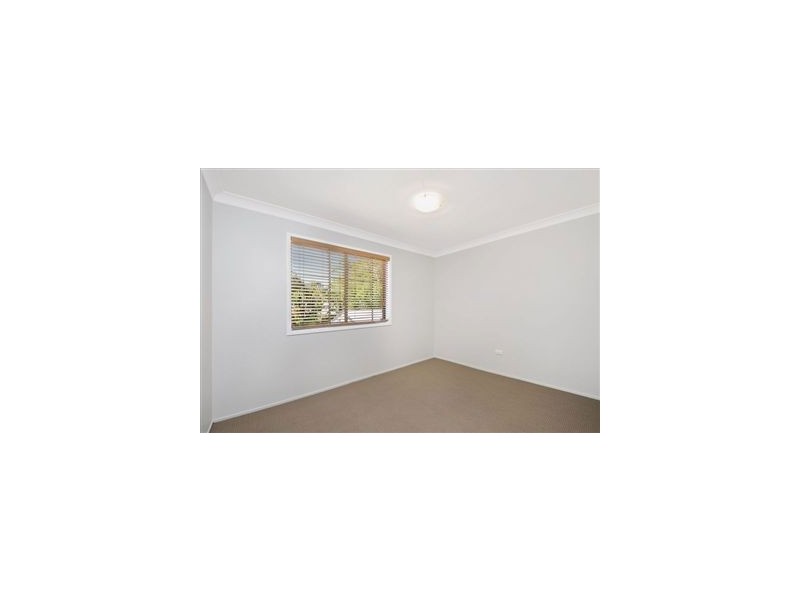 2/168 Whiting Street, Labrador QLD 4215