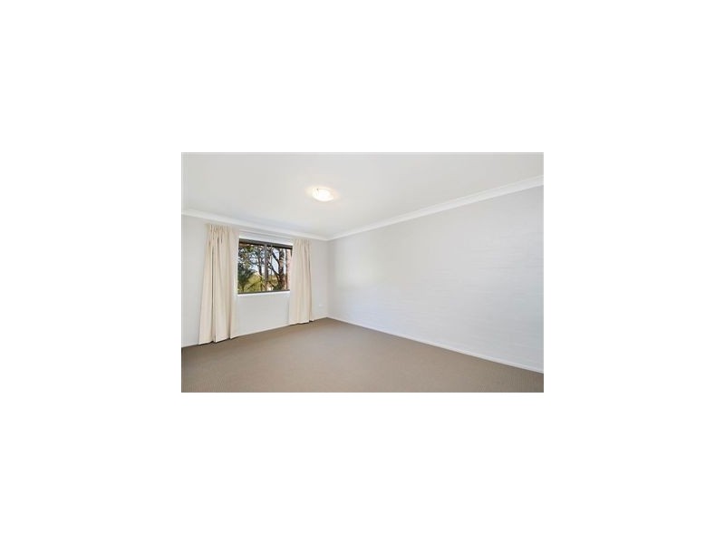 2/168 Whiting Street, Labrador QLD 4215