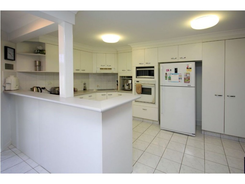 8 Hyacinth Avenue, Hollywell QLD 4216