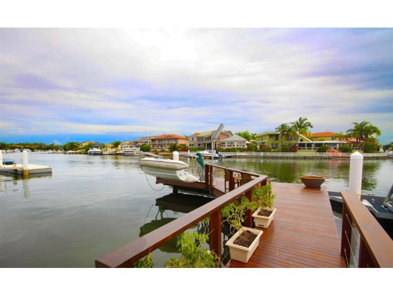 138 Morala Avenue, Runaway Bay QLD 4216