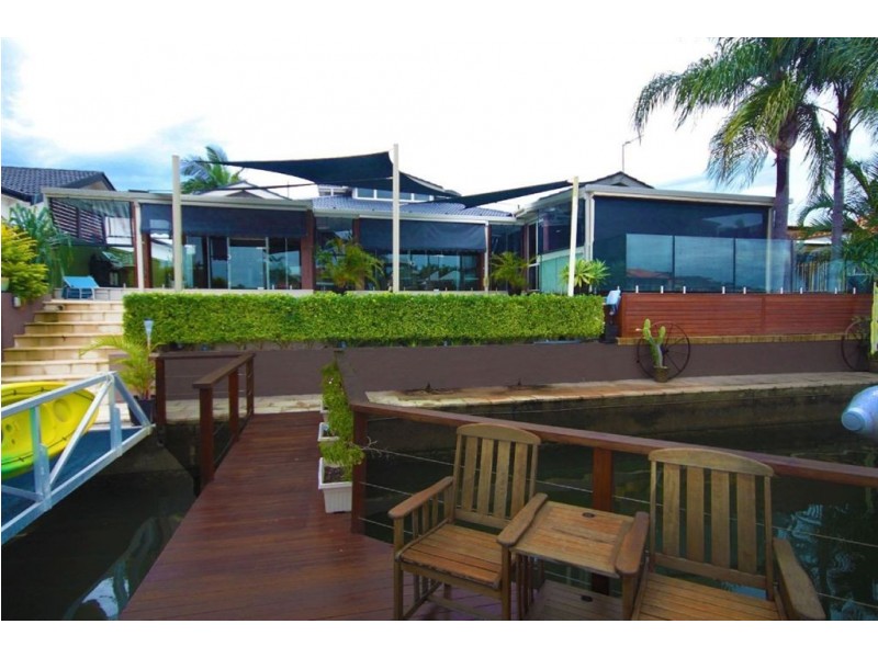 138 Morala Avenue, Runaway Bay QLD 4216