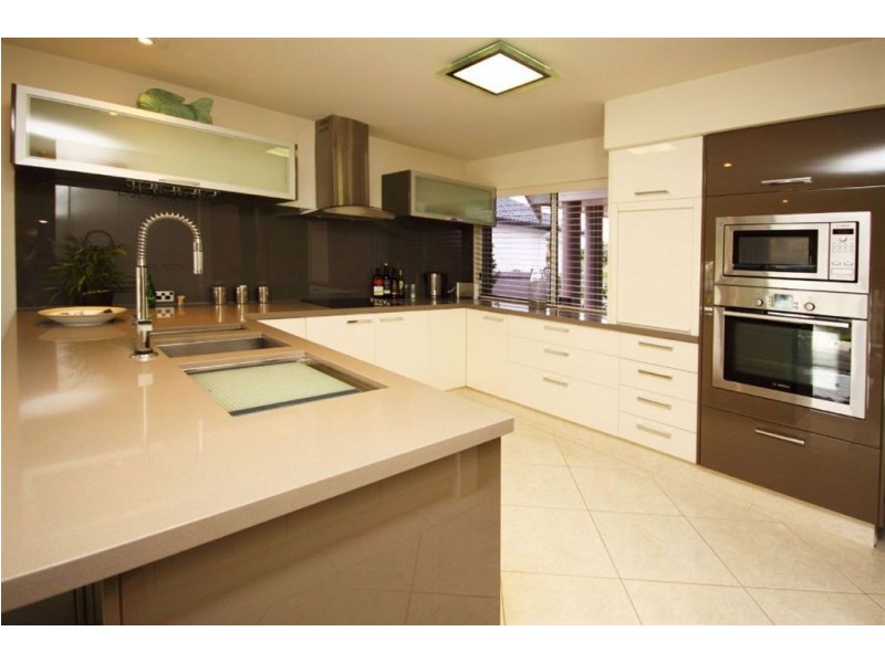 138 Morala Avenue, Runaway Bay QLD 4216