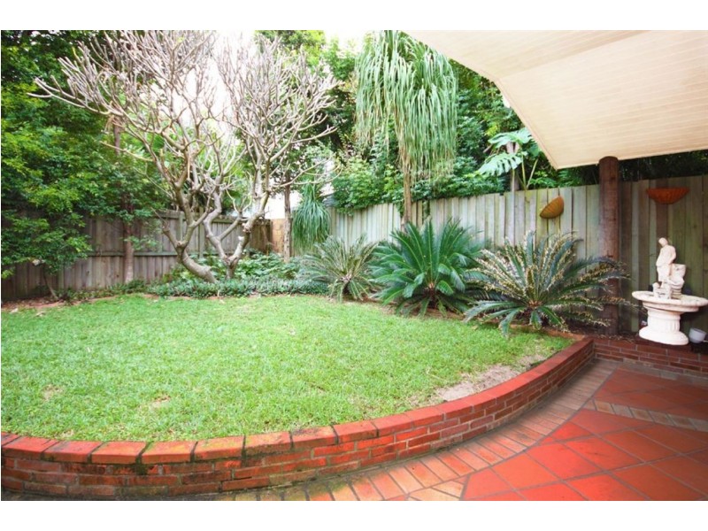 28 Oak Avenue, Surfers Paradise QLD 4217