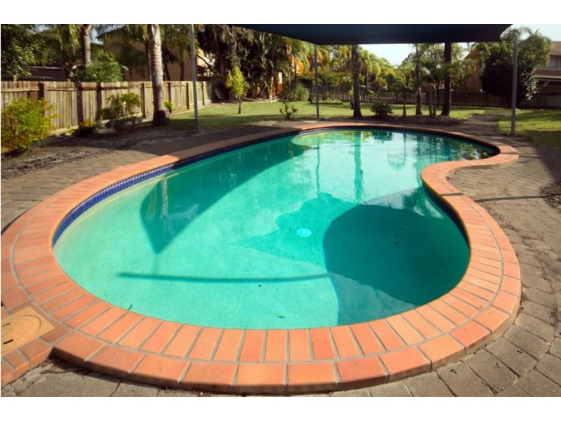 1/77 Olsen Avenue, Labrador QLD 4215