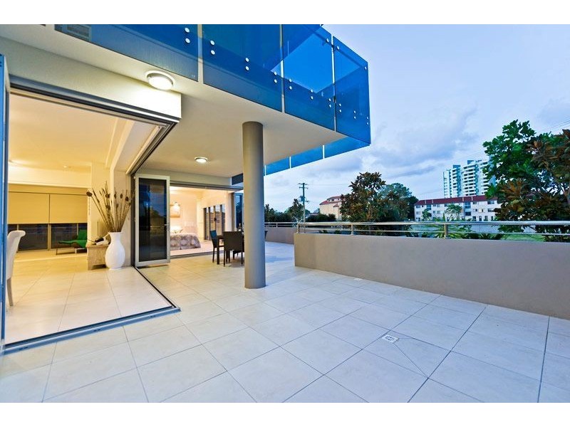4/10 Imperial Parade, Labrador QLD 4215