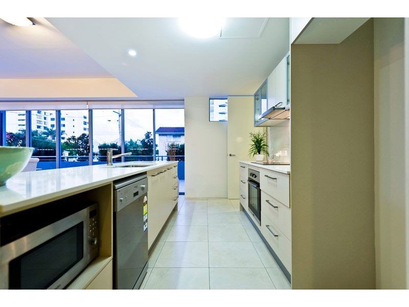 4/10 Imperial Parade, Labrador QLD 4215
