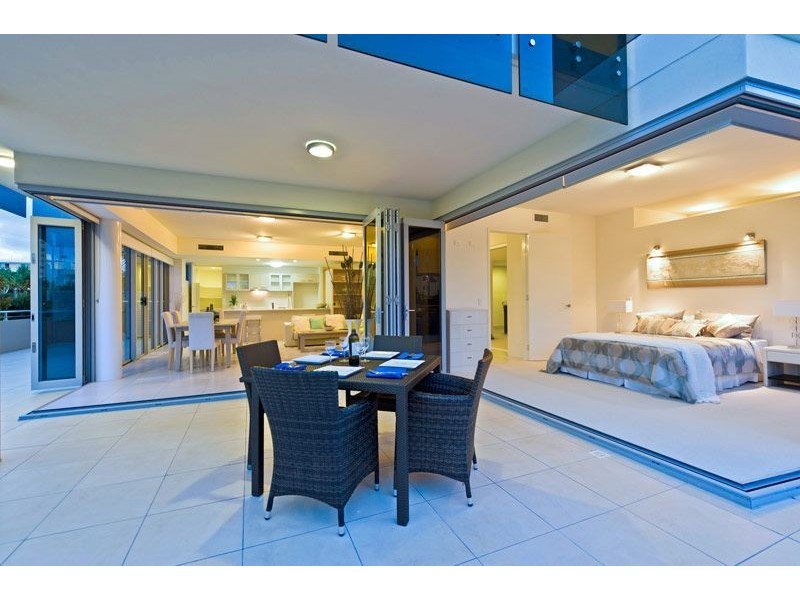 4/10 Imperial Parade, Labrador QLD 4215