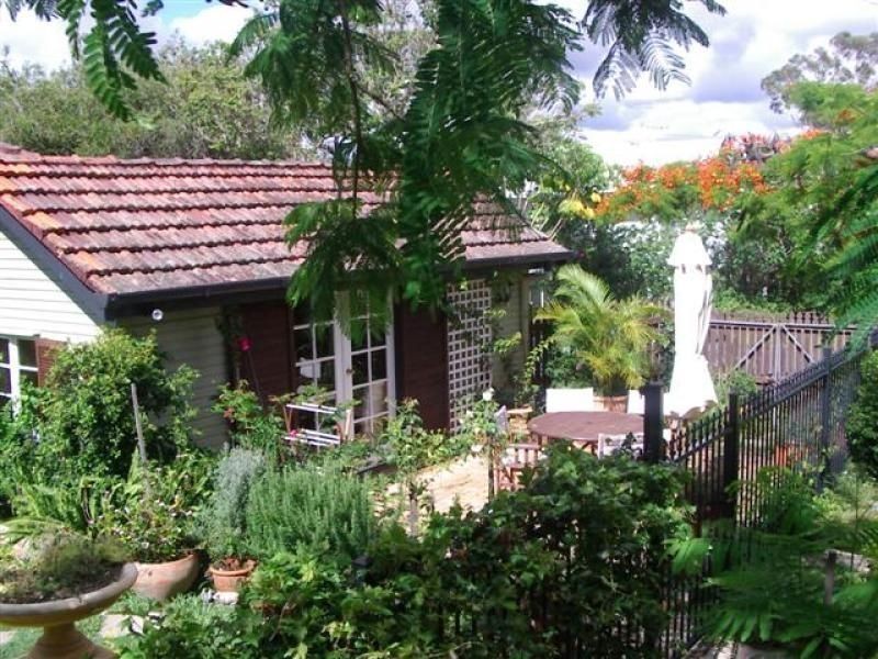 11 Horder Avenue, Labrador QLD 4215