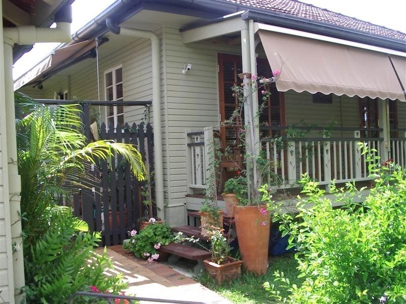 11 Horder Avenue, Labrador QLD 4215