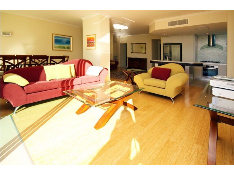 28 Bayview Street, Runaway Bay QLD 4216