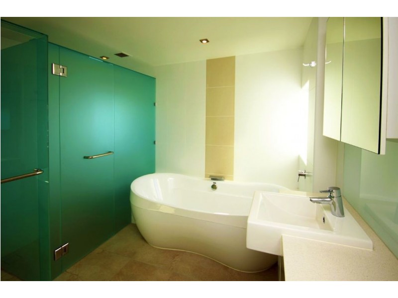 28 Bayview Street, Runaway Bay QLD 4216