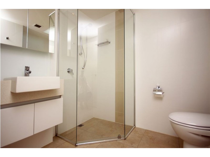 28 Bayview Street, Runaway Bay QLD 4216