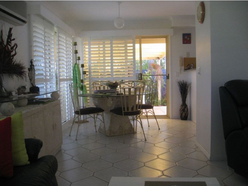 1/402 Pine Ridge Rd, Coombabah QLD 4216