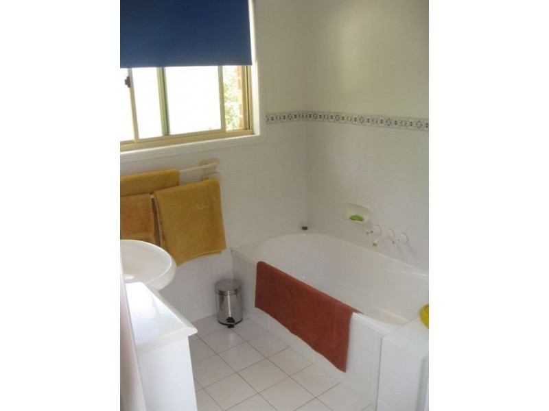 1/402 Pine Ridge Rd, Coombabah QLD 4216